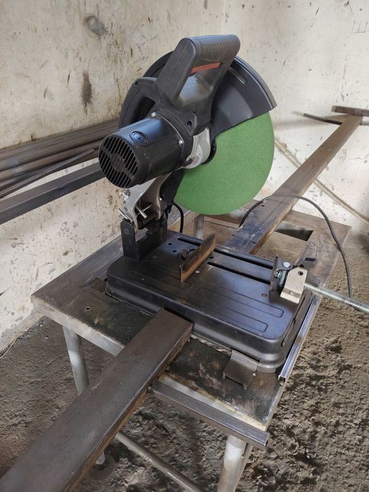 Торцевая пила по металлу.