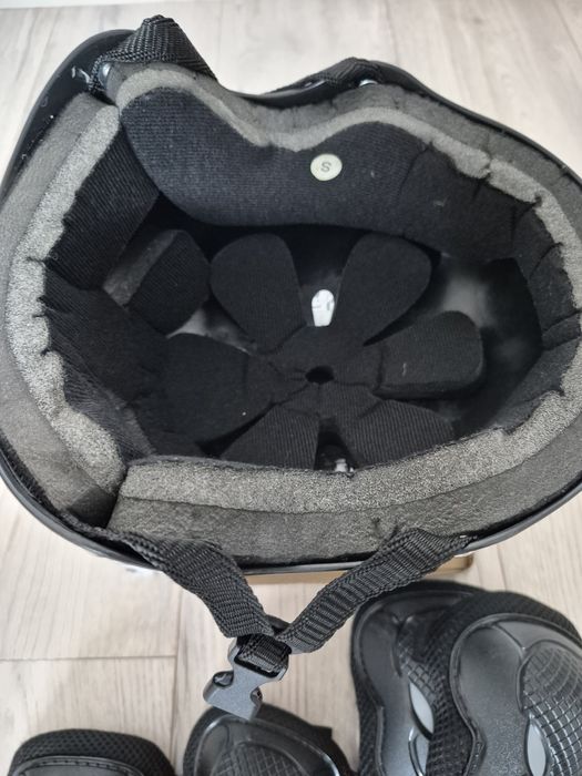 Casca de protecție Tempish plus aparatori