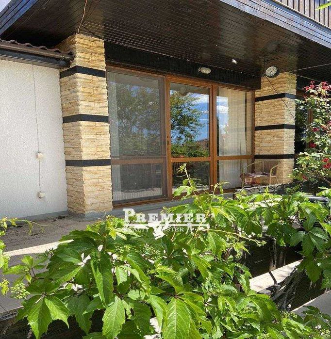 Предлагаме за продажба двуетажна къща в село Горица