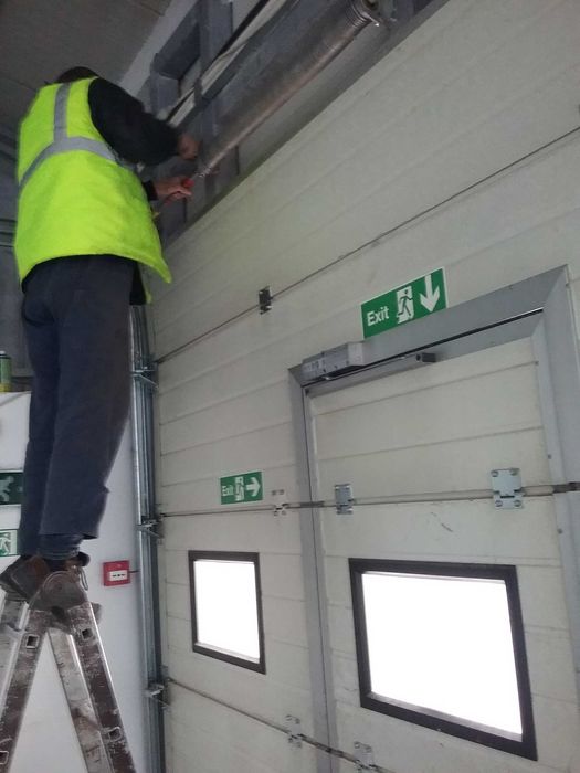 Reparatii usi de garaj