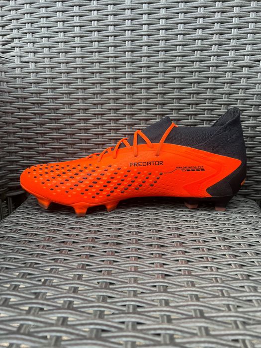Професионални Бутонки Adidas Predator Accuracy.1 FG