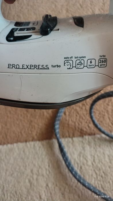 Vând statie calcat tefal