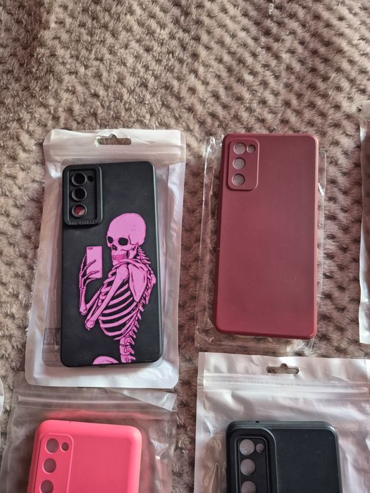 Продавам калъфи за Samsung Galaxy S20 FE