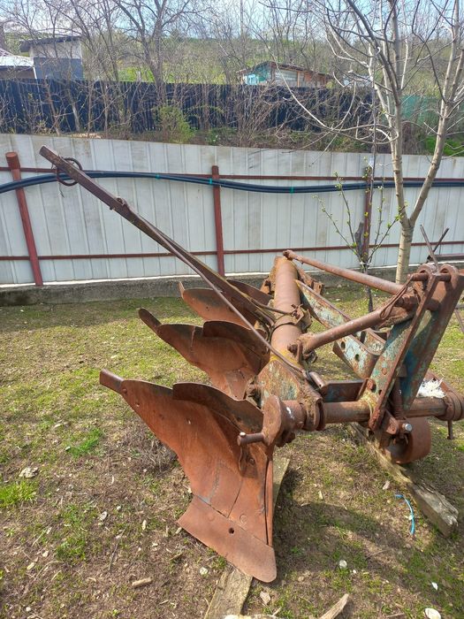 Tractor U 650 ,plug , disc