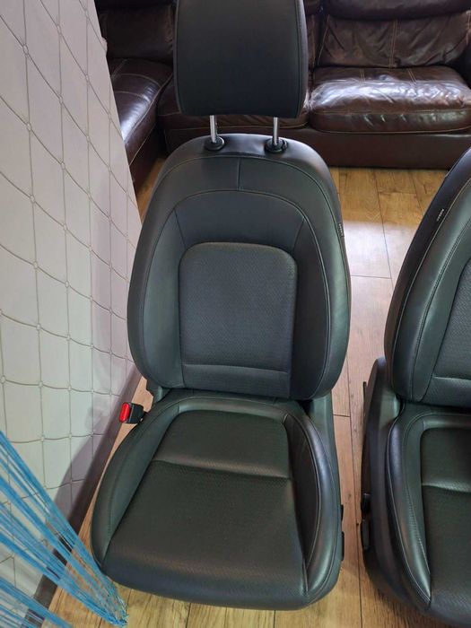 Продавам кожен салон за Хюндай Кона с обдухване.