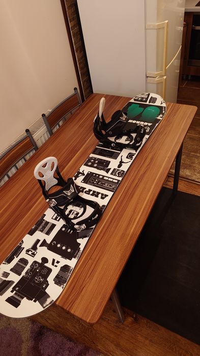 Placa Snowboard Amplid Aggronym 154cm cu Legaturi Burton Freestyle M/L