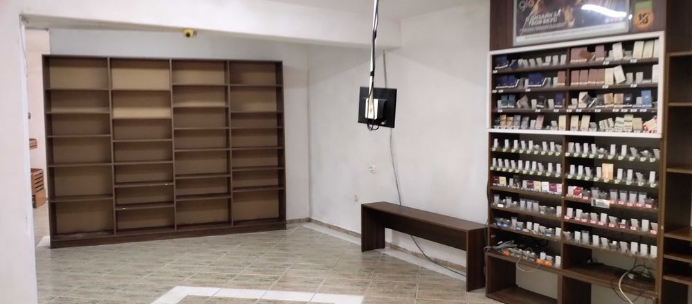 Дава се под наем Магазин в Варна, Колхозен пазар - 60 кв.м за 408 € - Снимка #4