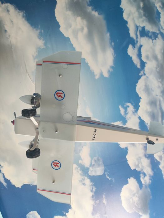 Продам люстру в отличном состояние