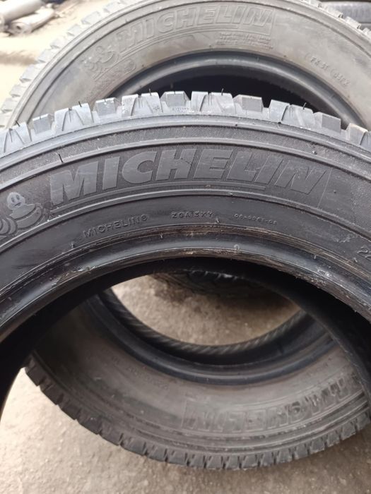 225/65/17 4ри броя Michelin Latitude cross.Гумите са в много...