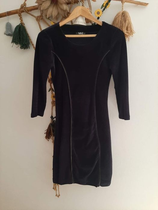 Rochie din material elastic,  mărimea  xs