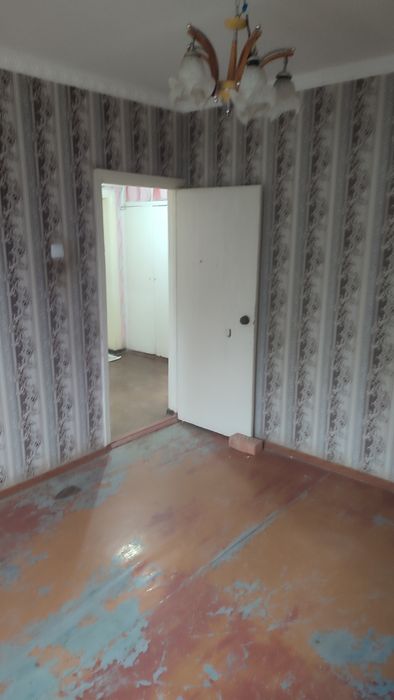 В городе Бекабад продается 3 ком квартира