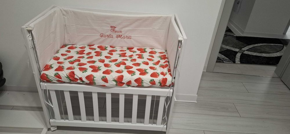 Vând patut pentru  bebe