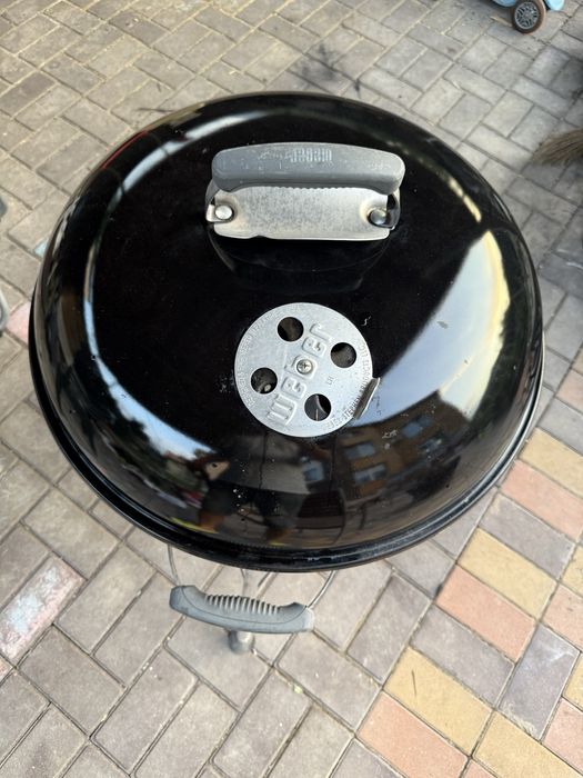 Угольный гриль Weber