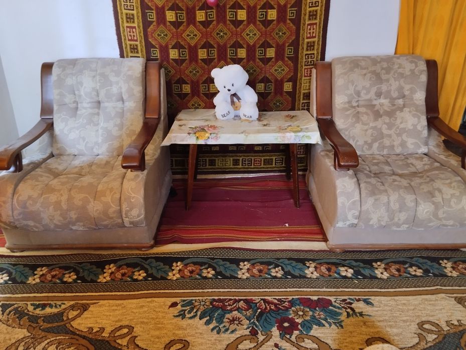 Диван (раскладной) и два кресло