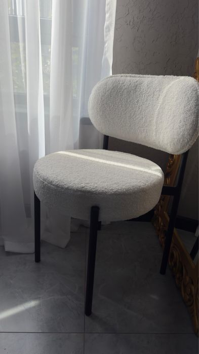 Продам Стулья новые