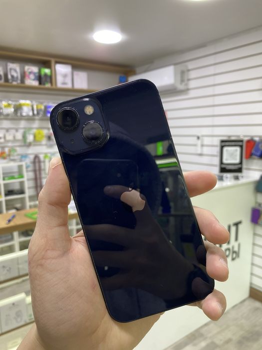 Продам Iphone 13