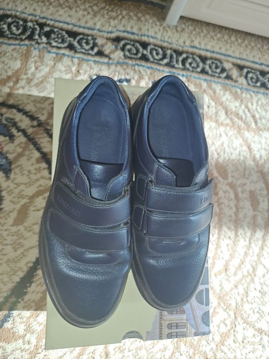 Продам туфли школьные для мальчика