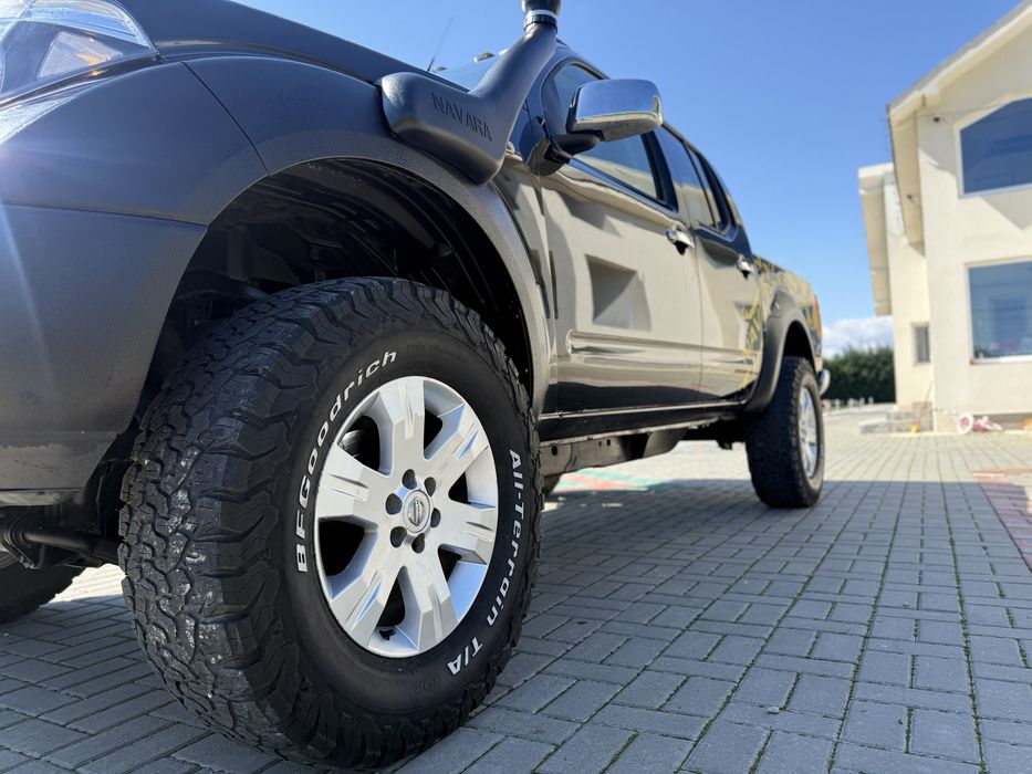 Nissan Navara D40 2.5 dci/full option/manuala
