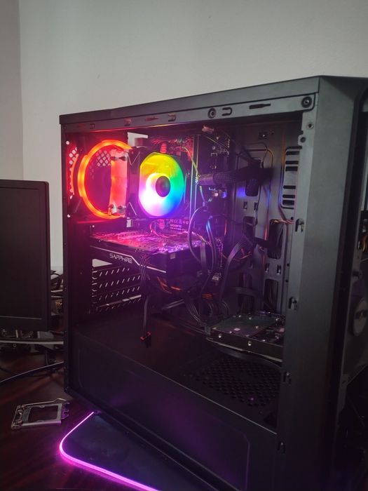 Vând pc gaming urgent