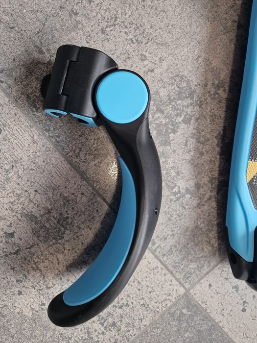 Vând tricicleta / trotineta copii