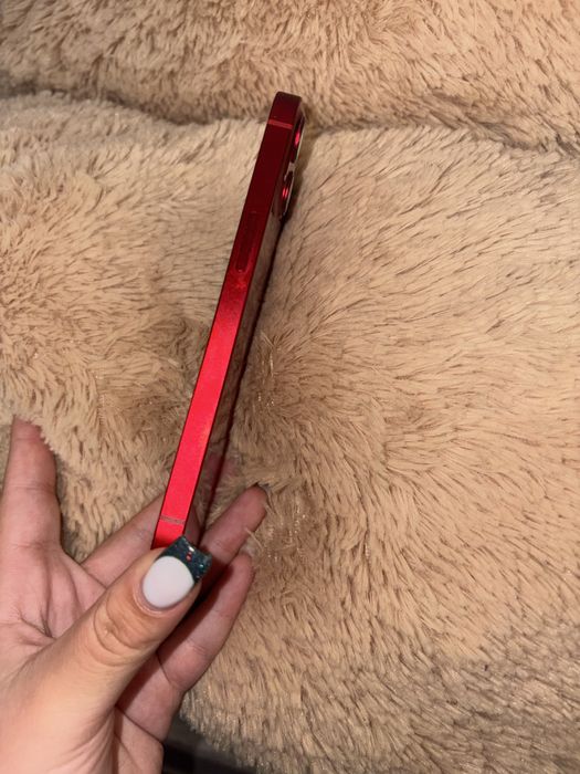 Iphone 13 RED - като нов, 8 кейса + протектори, 500лв