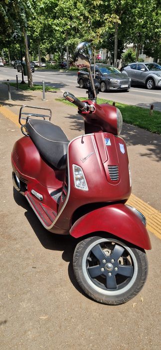 Piaggio Vespa 300 GTS scuter moto