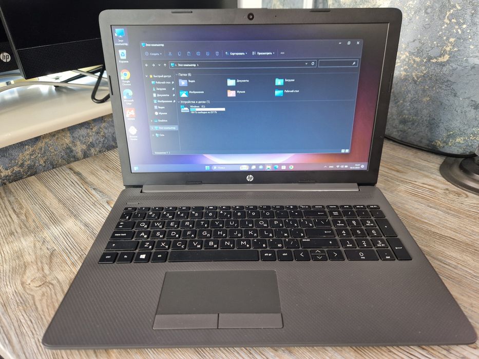 Ноутбук HP для работы модель 255G7 AMD GOLD 3150X4