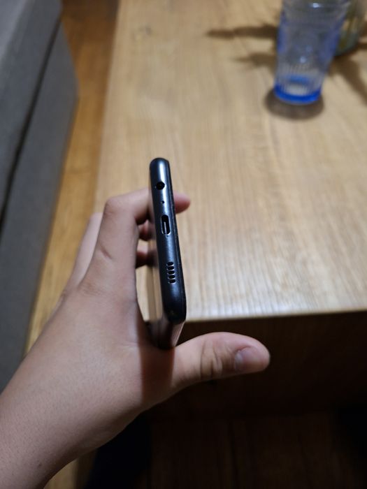 Продавам телефон samsung