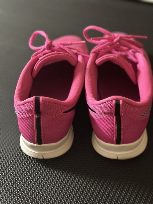 Дамски маратонки Nike