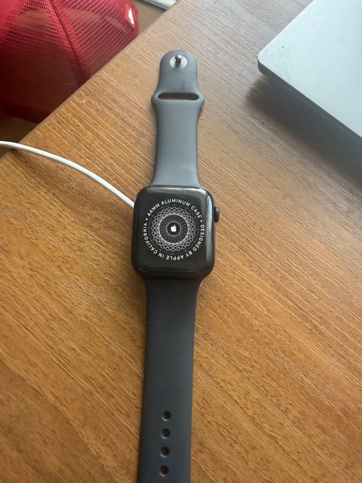 Apple IWatch se2 44 mm