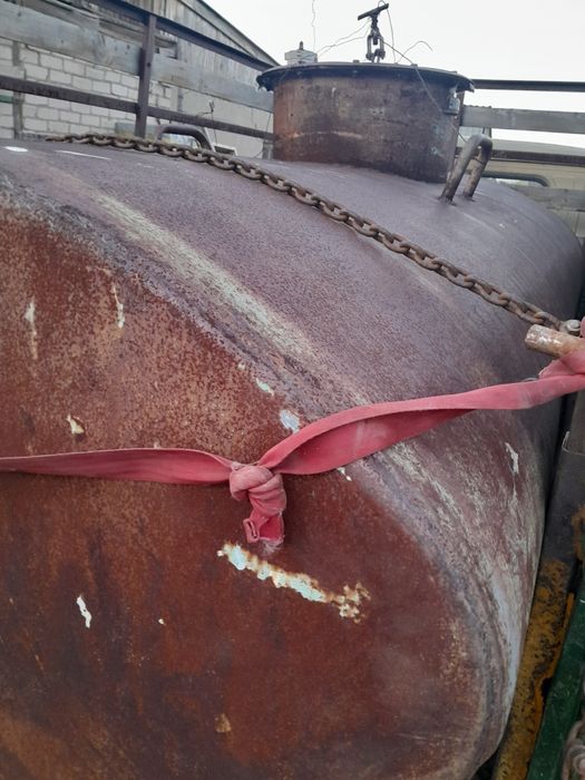 Продам бочку 2.3м³