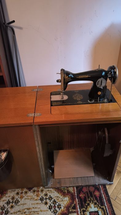 Крачна шевна машина