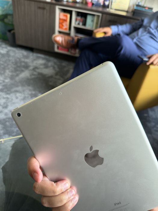 iPad 2021 9th gen 64Gb aproape nouă