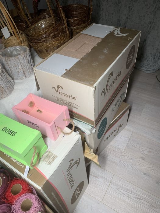 Hartie celofan pt aranjamente florale, burete uscat, cutii diverse