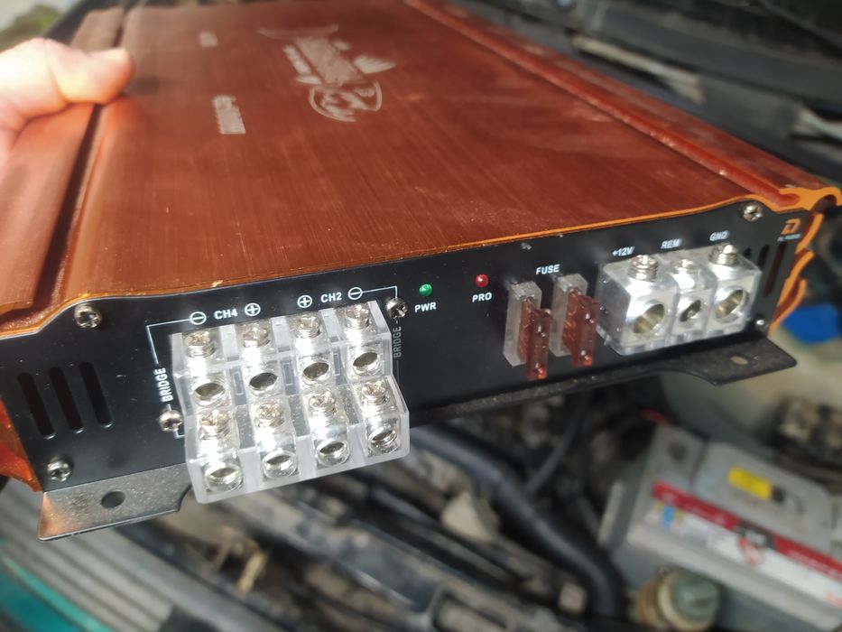 Продам усилитель DL Audio Barracuda 4x100