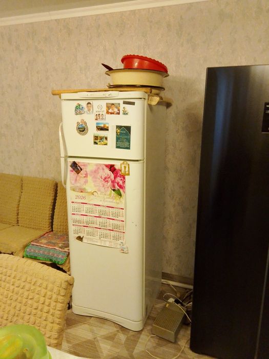 Продам холодильник индезит