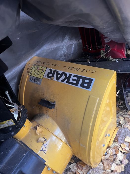 Снего уборочная бензиновая