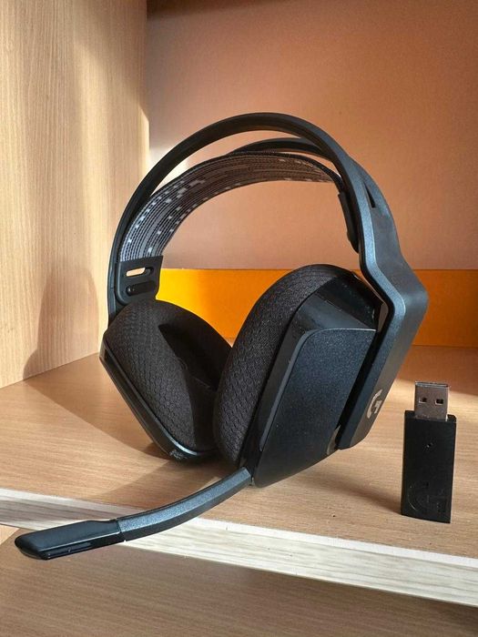 Setup Gaming Complet PS5 Disc Edition + Logitech G29 cu Schimbător și Pedale + Logitech G733 LIGHTSPEED Wireless