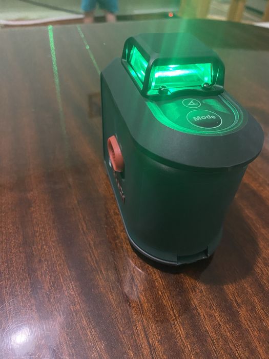 Лазарен нивелир BOSCH