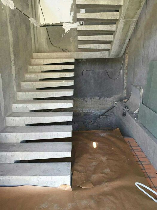 Лестница (Монолит Зина)