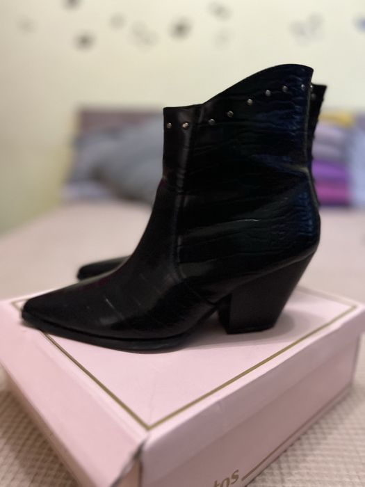 Дамски кожени боти