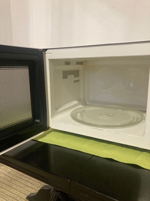 Микровълнова фурна 800w