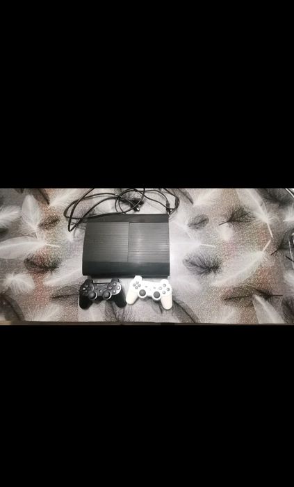 Продавам ps3 и 2 джойстика +9игри  във добре състояние