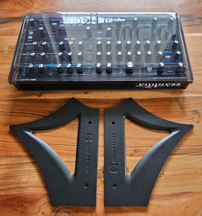 Електронни инстументи Elektron и Novation, ефект педали, Maschine