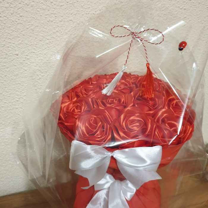 Buchet trandafiri satin