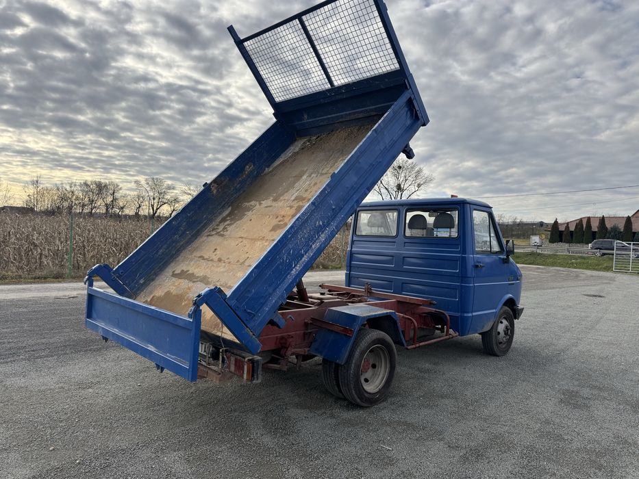 Iveco daily  basculabil pe 3 parti pe cutia de viteze