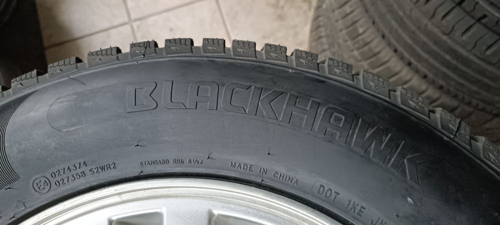 215/70/16R новые !