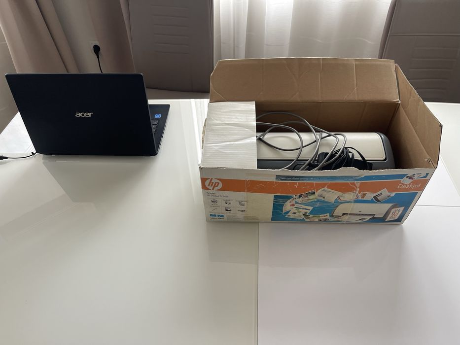 Лаптоп Acer и Принтер цветен HP