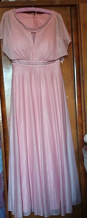 Официялна рокля за повод