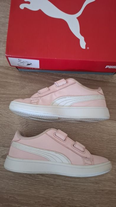 Продавам детски кецове на Puma